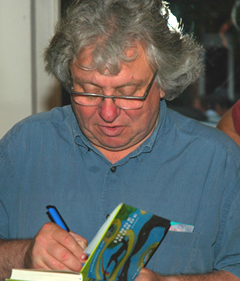 christoph nix firmiert seinen Roman Junge Hunde