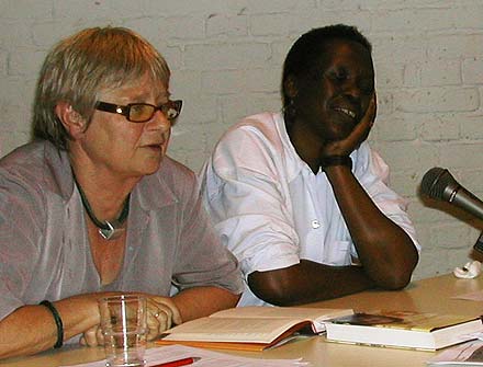 Gudrun Honke und Esther Mujawayo