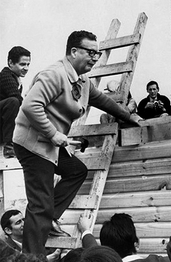 Salvador Allende (ca. 1971) auf dem &bdquo;Tag der freiwilligen Arbeit&ldquo;