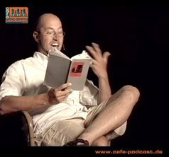 Norman Liebold bei einer Lesung im Caf&eacute; Podcast in Bonn