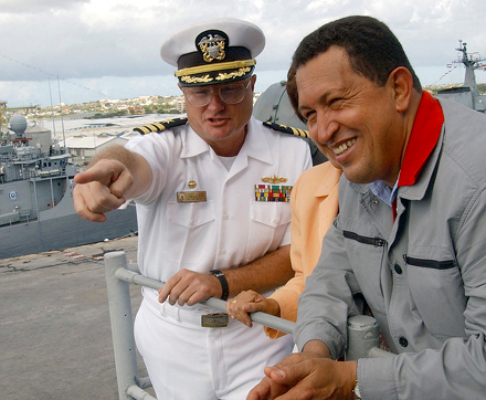 Hugo Ch&aacute;vez auf &bdquo;USS Yorktown"