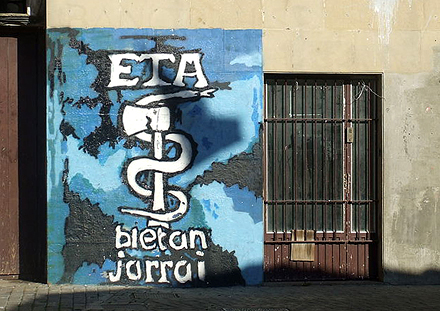Wandmalerei der ETA in Spanien