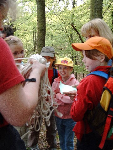 Mit dem Seil geht�s gleich in die Schlucht