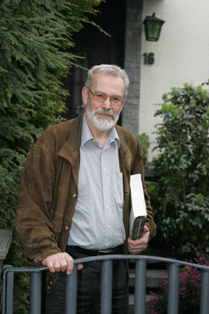 Dr. Gerhard Schneider