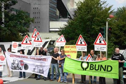Demo gegen Grundsteinlegung zum RWE-'BOA Neurath'