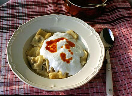 Teigt�schchen mit Joghurtsauce, aufw�ndig doch besonders k�stlich