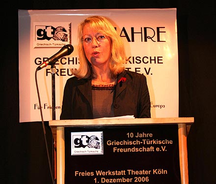 B�rgermeisterin Elfi Scho-Antwerpes beim Gru�wort f�r die Stadt K�ln 