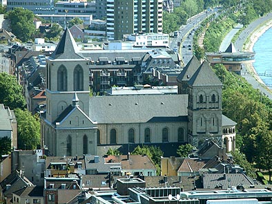 St. Kunibert: vom Dom aus gesehen