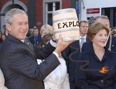 George W. Bush mit Fass 
