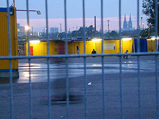 CDU/FDP-Containerlager f�r Fl�chtlinge 2002